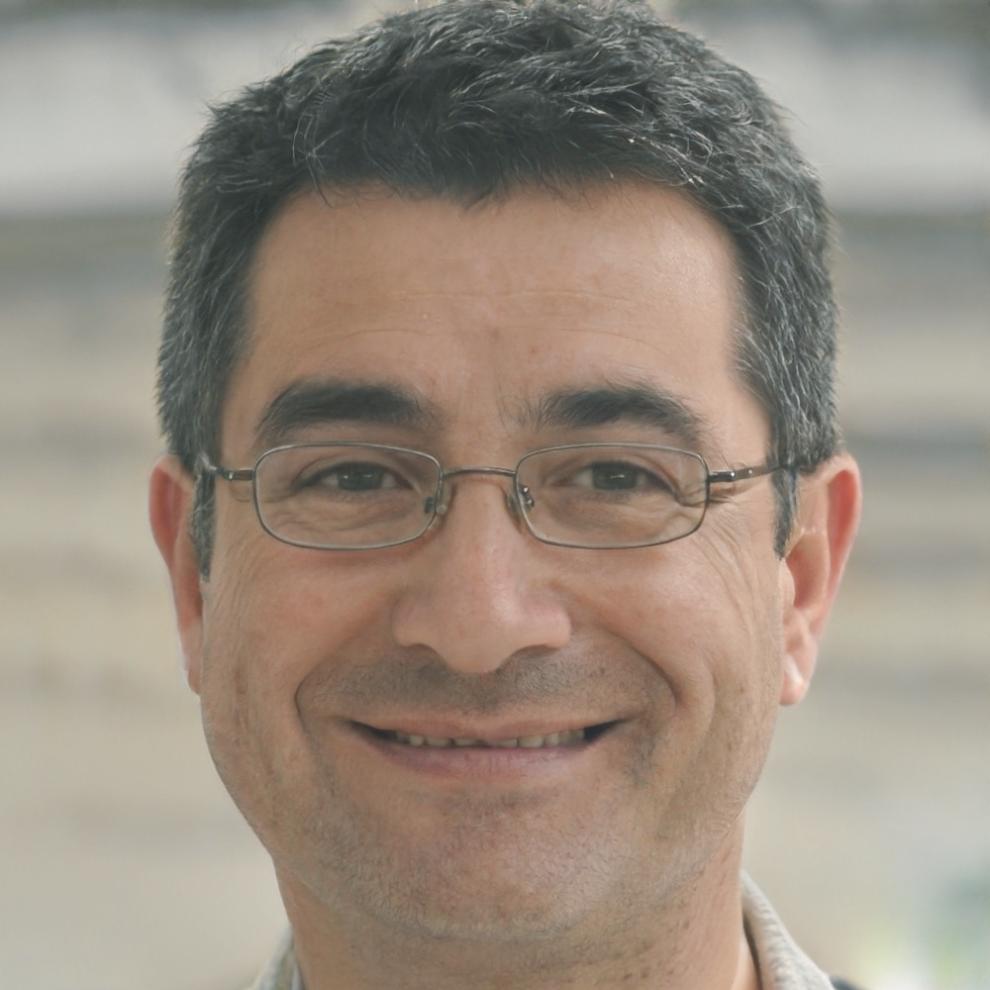 Portret van Dirk Amelink, strategisch adviseur bij AmstelRoad